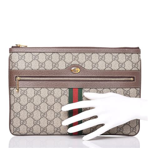 Gucci GG Supreme Clutch 